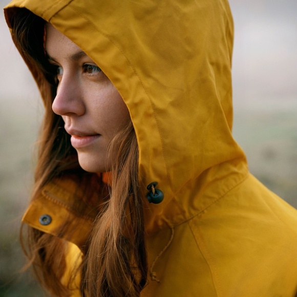 Fjällräven Women’s Vardag Anorak – Mustard Yellow, Size Small - Picture 9 of 9